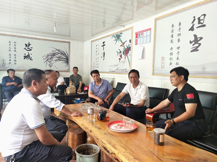 人大主任曹宪勇到凤山2.jpg